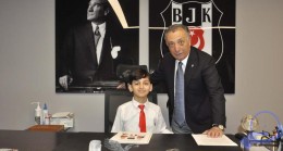 İşte Beşiktaş’ın yeni başkanı! Ahmet Nur Çebi koltuğu devretti